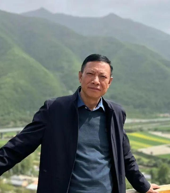 牧 风：伫立在藏地吟唱（组章）