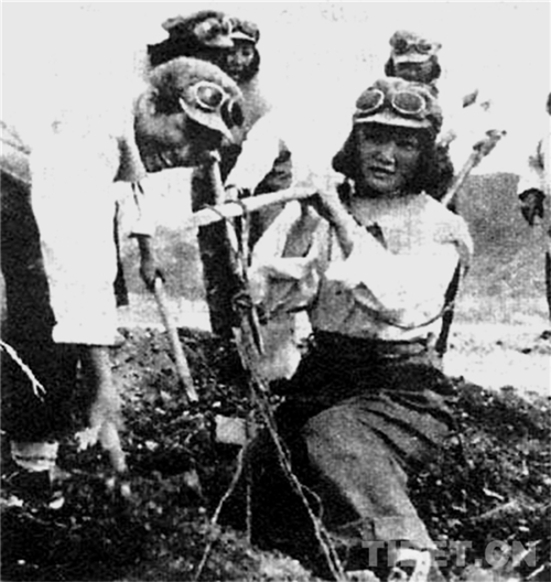 《天路行军1950》：揭秘首批徒步进藏女兵的传奇经历1.jpg
