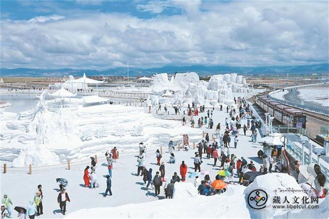 2025年茶卡盐湖景区游客接待量突破200万人次.jpg