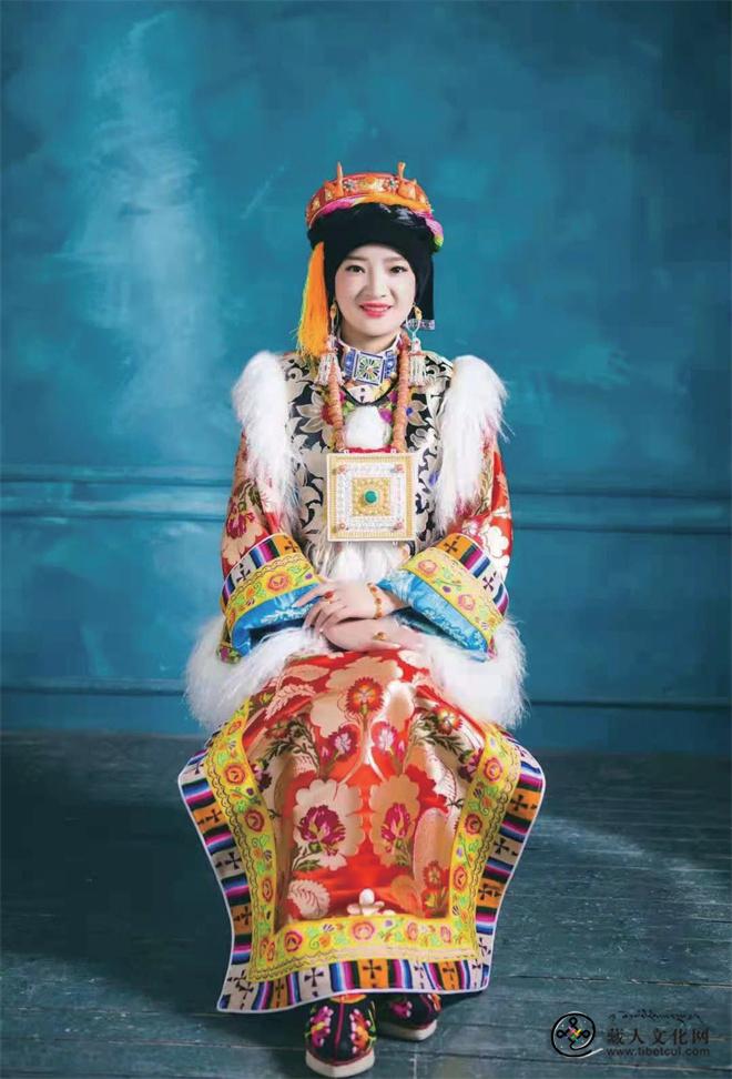 甘南安多藏族妇女服饰文化初探2.jpg