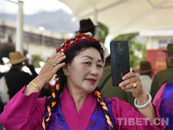 西藏：广场舞比赛 展广大群众健康生活风貌4.jpg