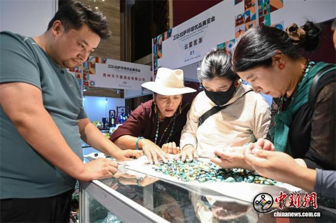 27国好物齐聚拉萨 环球优品展览会助力雪顿节2.jpg