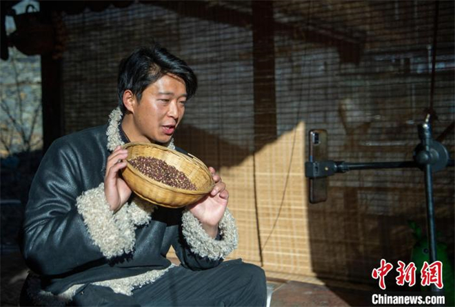 32岁藏族奶爸变身记：从“打工人”到“网红” ，短视频改变命运2.jpg