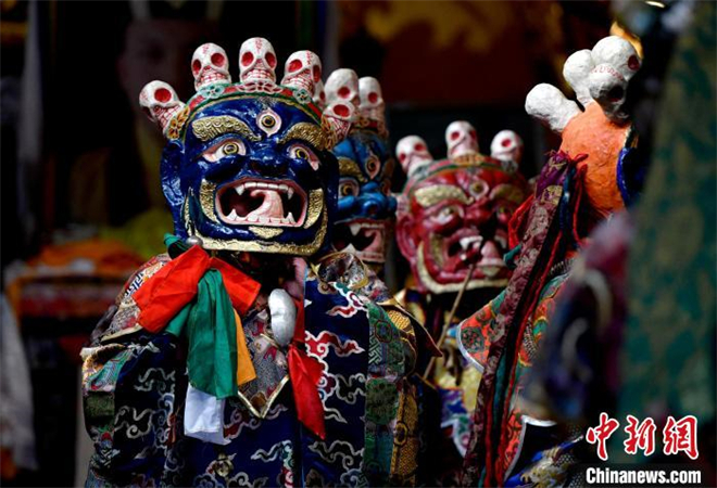 西藏楚布寺跳神活动迎藏历新年2.jpg