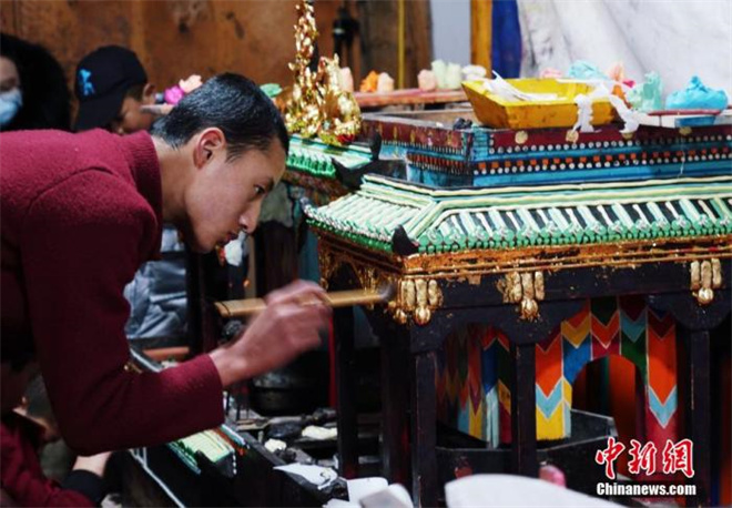 藏传佛教圣地塔尔寺“三绝”之酥油花：百年梦境“云”上开花2.jpg