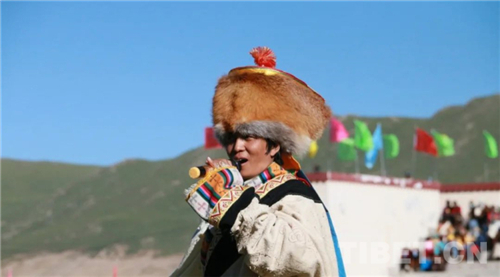 西藏安多县第七届格拉丹东——长江源赛马艺术节开幕4.jpg