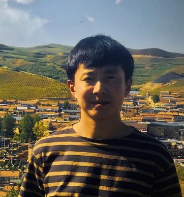 岗路巴·完代克： 暮色，化为写不尽的远方（组诗）