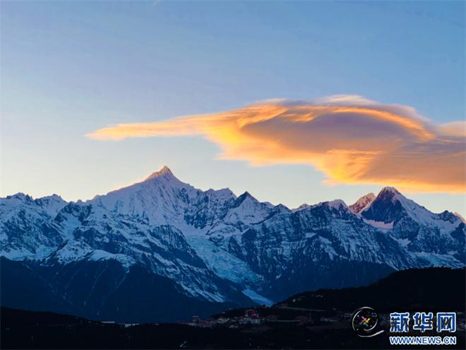 多角度记录梅里雪山最高峰卡瓦格博峰美景4.jpg