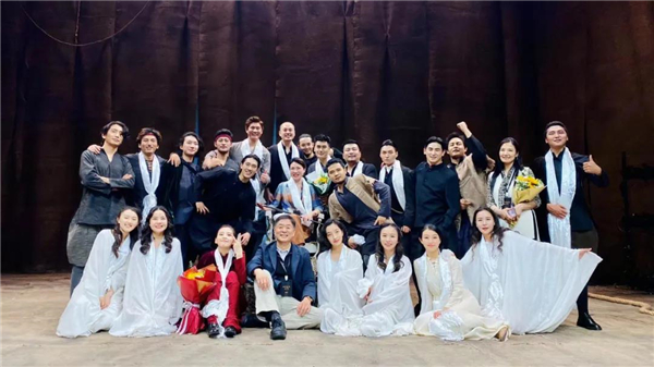 藏族学生出演 藏语版《哈姆雷特》在上海首演3.jpg