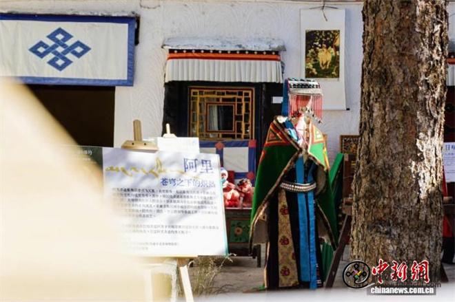 西藏罗布林卡举办系列文旅融合活动 丰富“冬游西藏”文化供给2.jpg