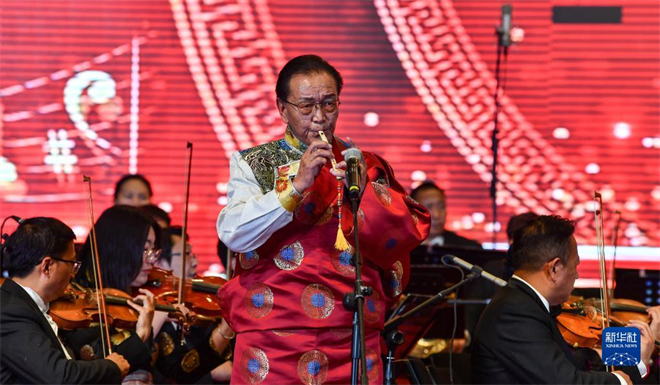 西藏：高原奏响2023年藏历新年音乐会1.jpg