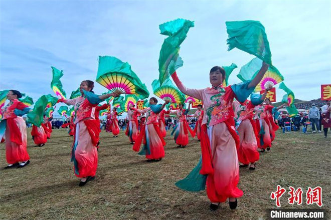 首届中国原子城文化艺术旅游季在青海湖北岸启幕3.jpg