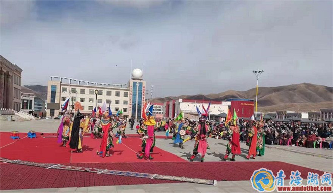 青海马背藏戏《丹玛之子》展演活动在果洛州举行3.jpg