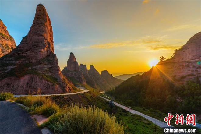 青海坎布拉创建世界地质公园 专家支招注重研学旅行开发设计2.jpg