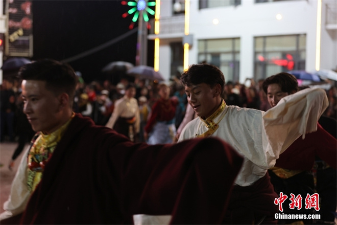 西藏昌都市贡觉县阿旺绵羊文化商贸旅游节举行5.jpg