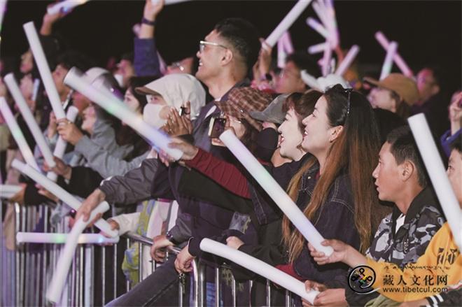 2025格桑花演出季“我们的节日·浪漫金秋”音乐会举行5.jpg