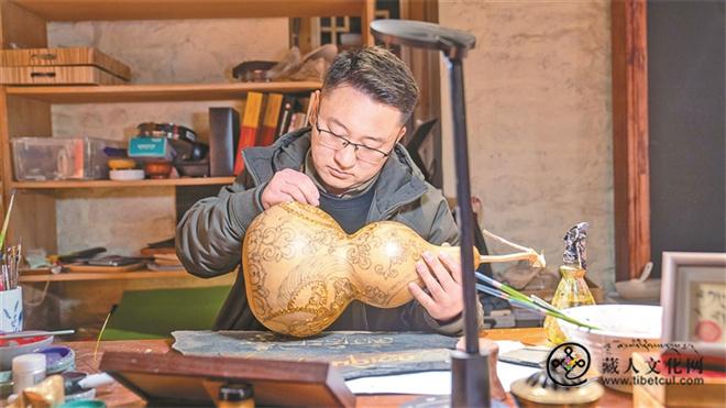 彭毛才让：在八廓街将非遗技艺玩出新花样1.jpg