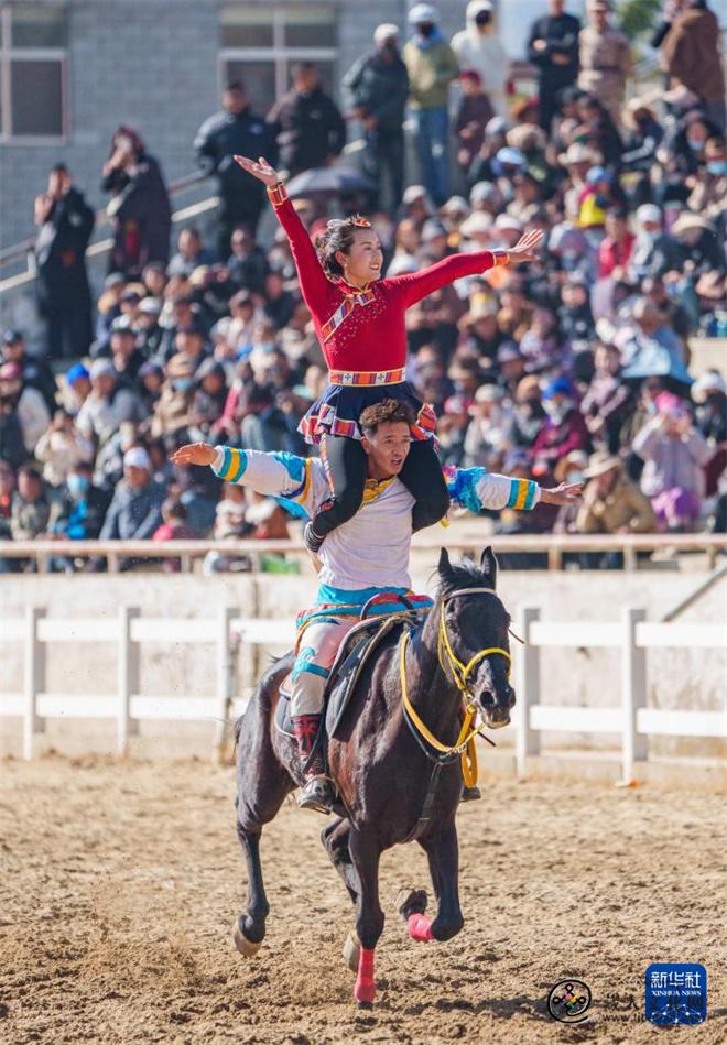 西藏拉萨举行民族传统马术表演暨民族赛马活动6.jpg