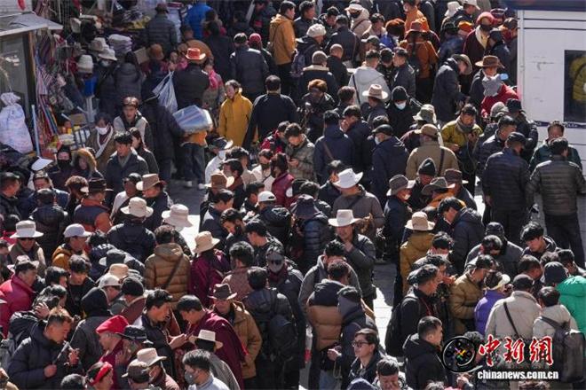 藏历新年来临 西藏拉萨街头年味渐浓8.jpg