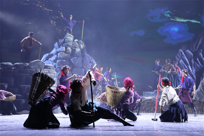 迪庆民族歌舞史诗剧《梦·世界的香格里拉》在昆明剧院震撼上演4.jpg