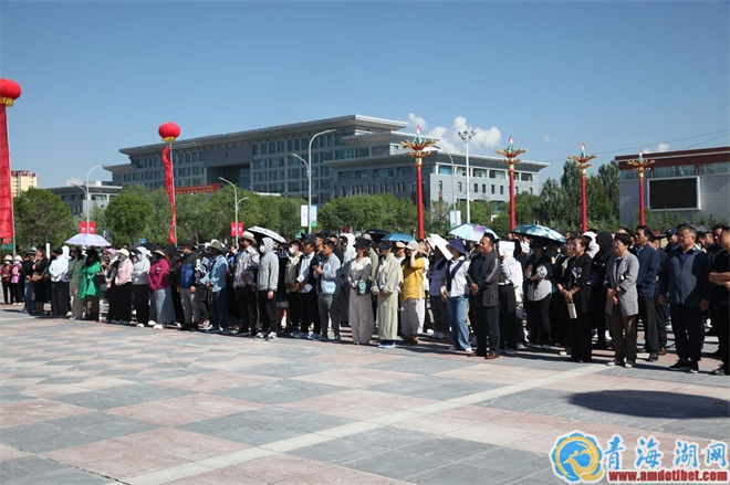 海南藏族自治州数字图书馆开馆3.jpg