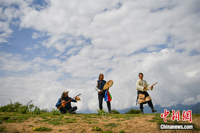 热西·才让旦：藏族音乐正以多元化方式走向国际1.jpg