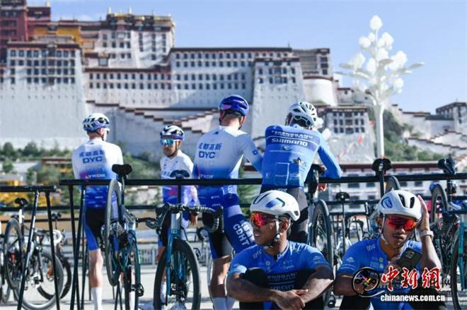 中国西藏第六届跨喜马拉雅自行车赛激情开赛3.jpg