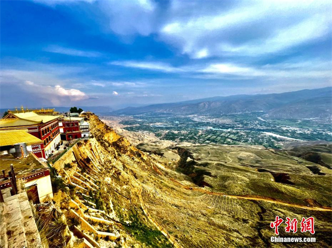 青海最古老藏传佛教寺院之一夏琼寺：建筑群蔚为壮观1.jpg