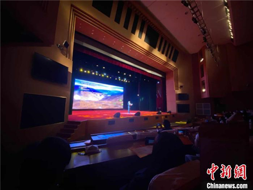 西藏举行2020·庆祝昌都解放70周年诗歌咏诵会1.jpg