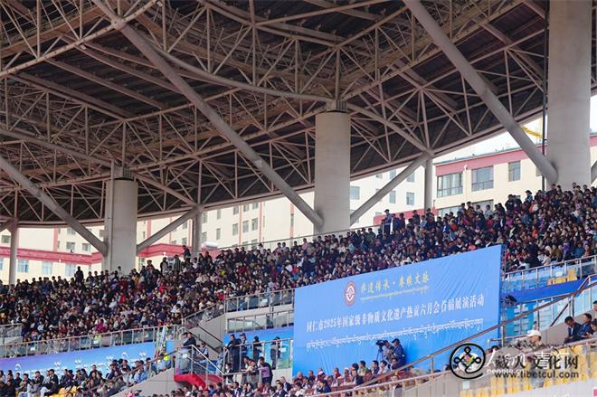 青海同仁市2025年热贡六月会首届展演活动举办6.jpg