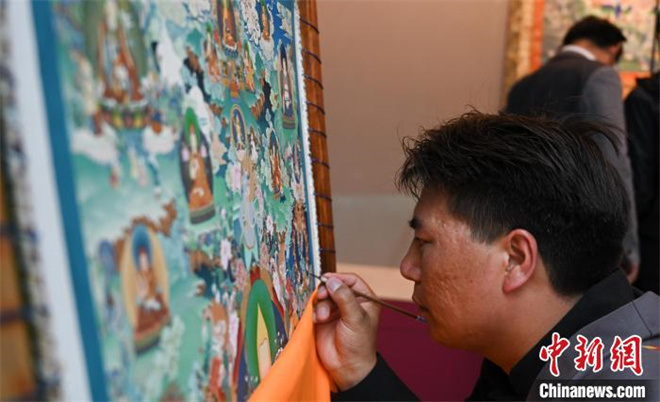 2023年西藏唐卡艺术文化展开展 160余幅唐卡展藏族绘画艺术魅力2.jpg