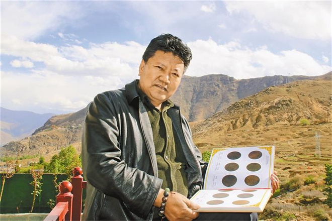 扎西平措和他的西藏夺底钱币博物馆1.jpg