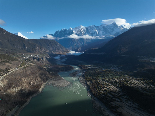 秋冬之交 西藏雅鲁藏布大峡谷尽显换季之美5.jpg