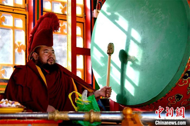 西藏楚布寺跳神活动迎藏历新年1.jpg