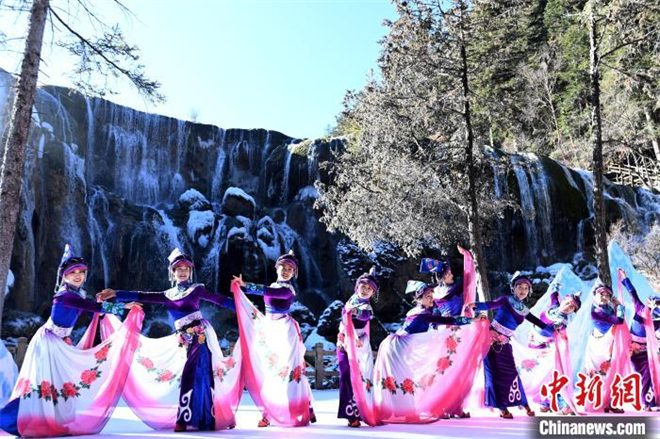 中国九寨沟第十七届国际冰瀑旅游节开幕1.jpg
