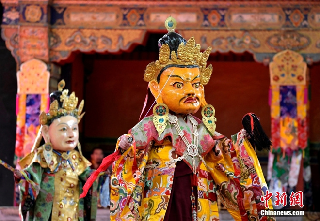 西藏扎什伦布寺上演国家级非遗传统跳神活动4.jpg