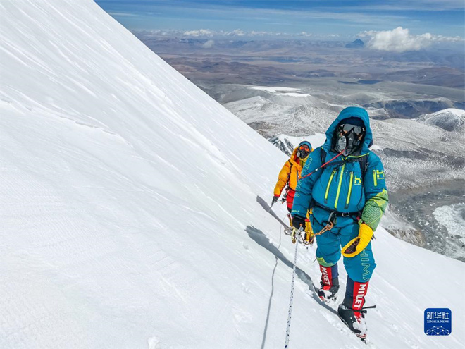 “地球之巅”的女性力量——专访全球首位登顶全部14座8000米级高峰的女性登山者董红娟5.jpg