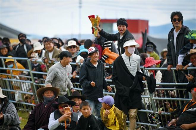 牛背争锋 草原论技 红原牦牛赛事尽显高原风情7.jpg