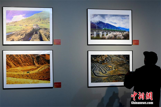 第十五届西藏珠穆朗玛摄影大展拉萨开幕9.jpg