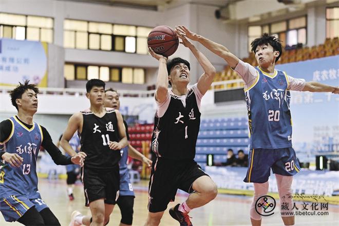 青海省第二十二届农牧民男子篮球赛开幕.jpg