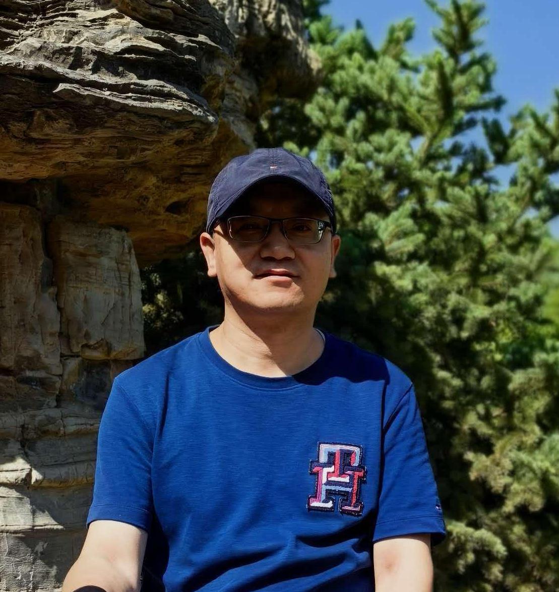 刚杰·索木东：一滴露跌落草地（组诗）