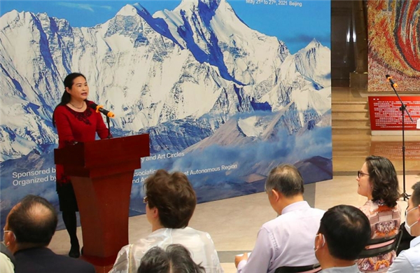 “雪域新篇——庆祝西藏和平解放70周年美术摄影展”在京开幕2.jpg