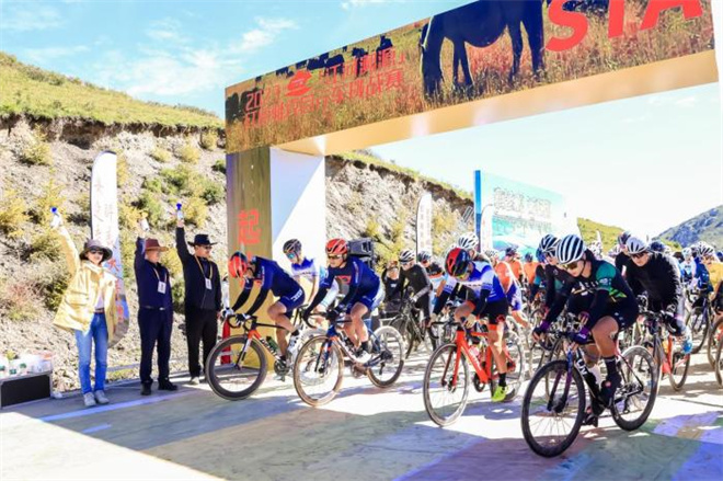全国近200名自行车爱好者角逐红原雅克自行车挑战赛1.jpg