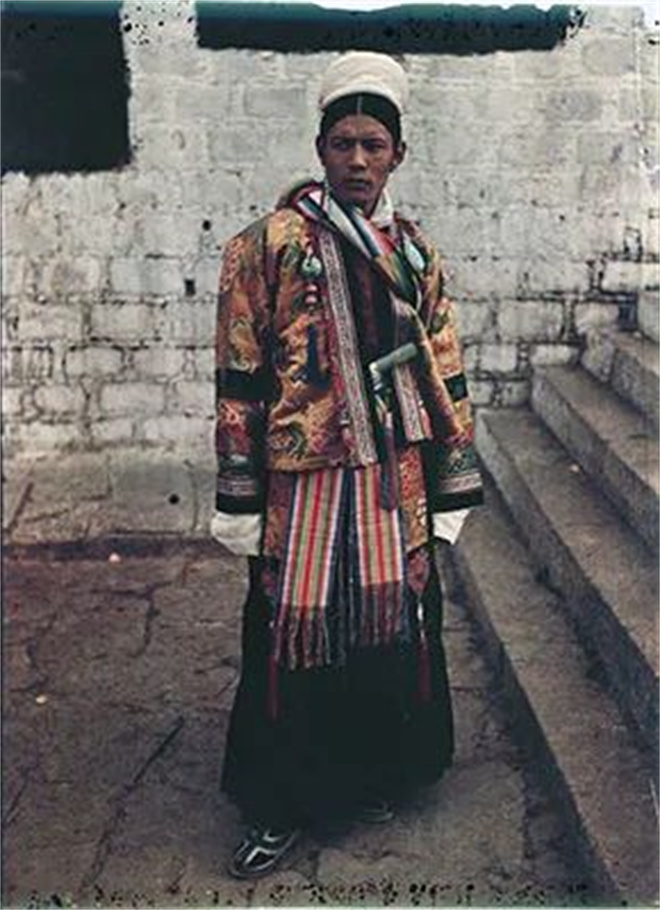 西藏地方甘丹颇章时期新年庆典世俗礼服研究4.jpg