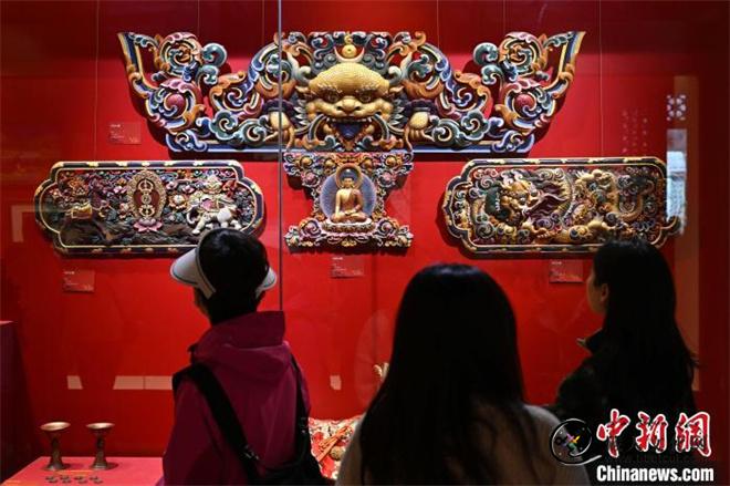 在北京体验雪域高原文化魅力 壤塘非遗精品亮相北海公园1.jpg