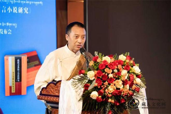 《藏族古典寓言小说》新书发布会在成都举办1.jpg