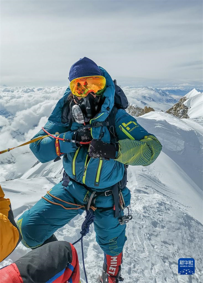 “地球之巅”的女性力量——专访全球首位登顶全部14座8000米级高峰的女性登山者董红娟6.jpg