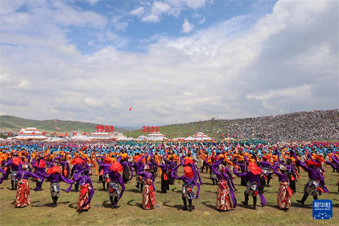 甘肃省甘南藏族自治州庆祝成立70周年1.jpg