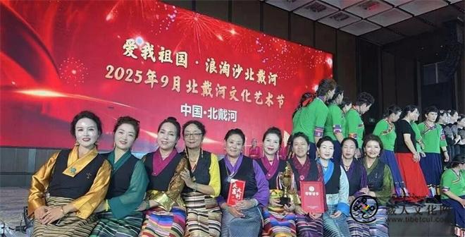 青海省海南州梅纳迦艺术团荣获“非遗金奖”1.jpg