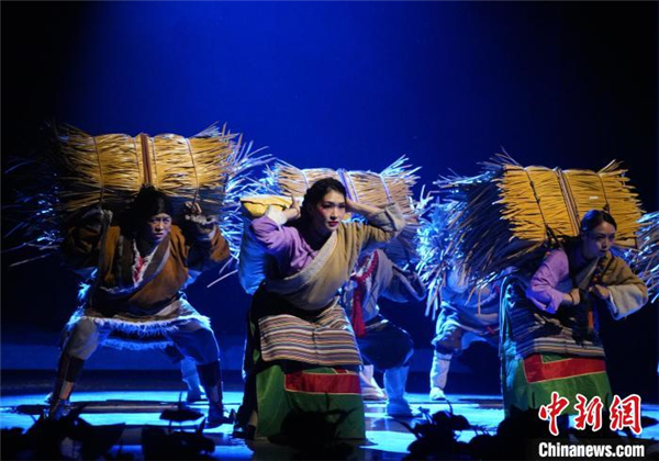 大型音乐剧《卓玛姑娘》在青海玉树迎来首场公演3.jpg